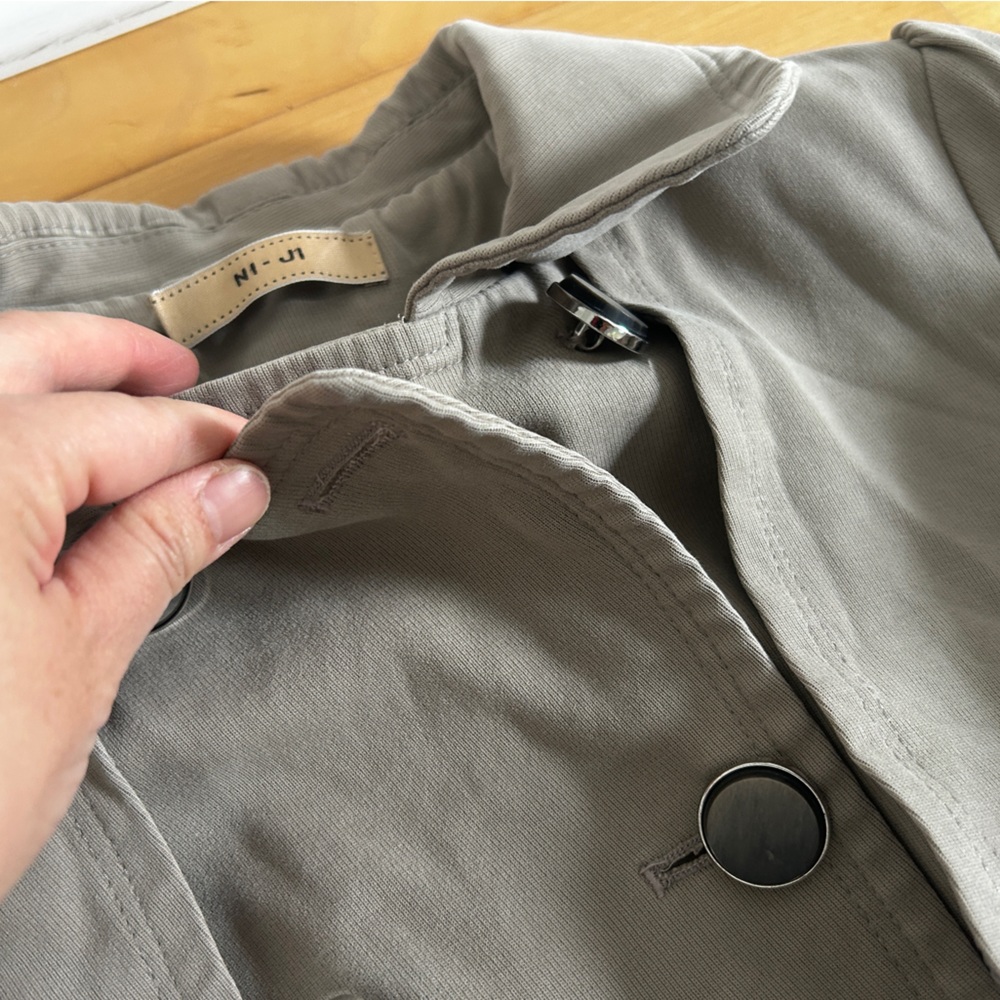 Stylish Gray Double-Breasted Jacket - image 6